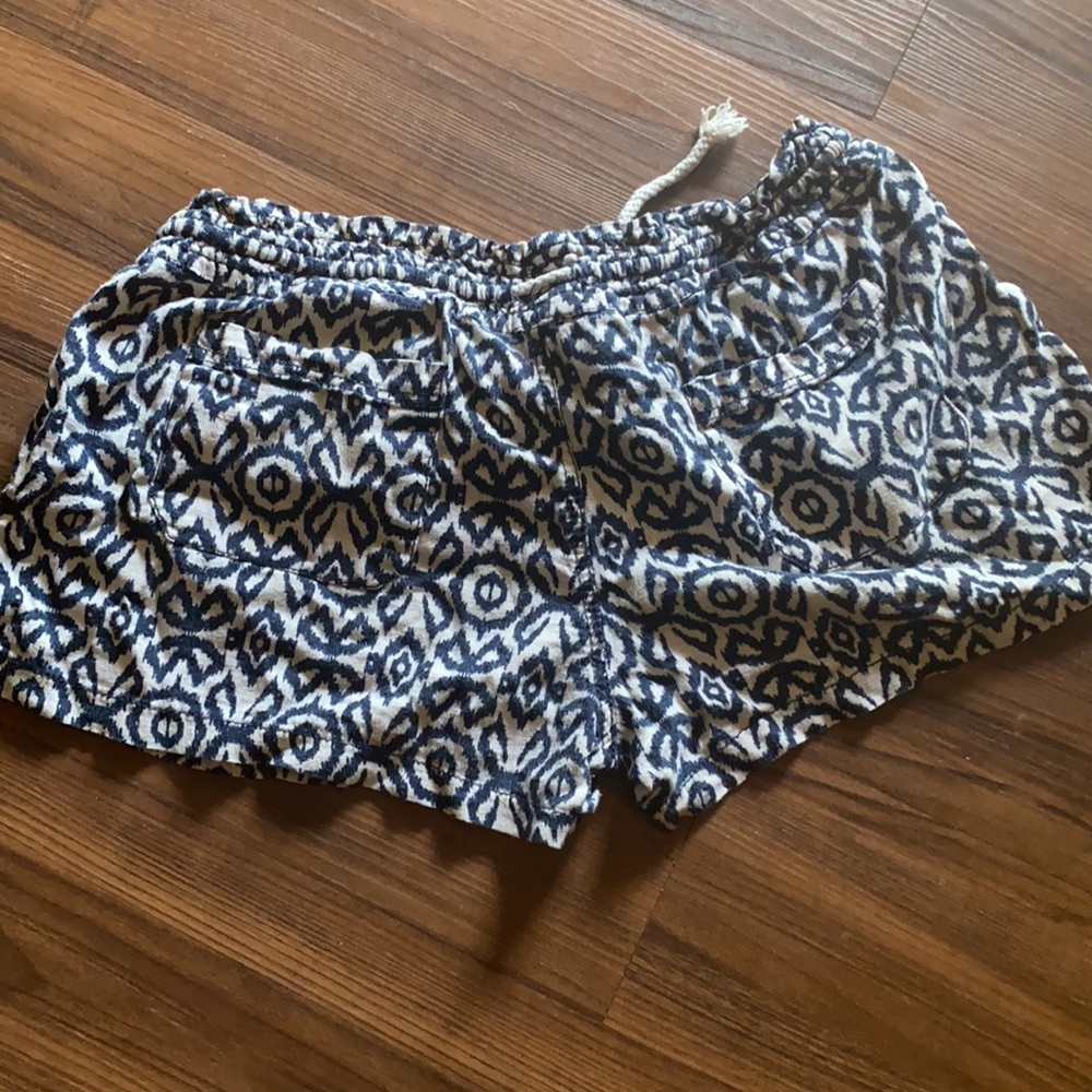 Shorts - Picture 2 of 3